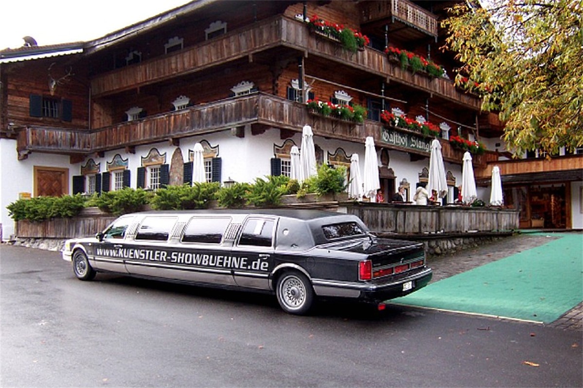 Show Stretchlimousine Lincoln Towncar - Stanglwirt Tirol